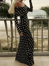 Langärmliges, schulterfreies Kleid mit Polka Dot-Print